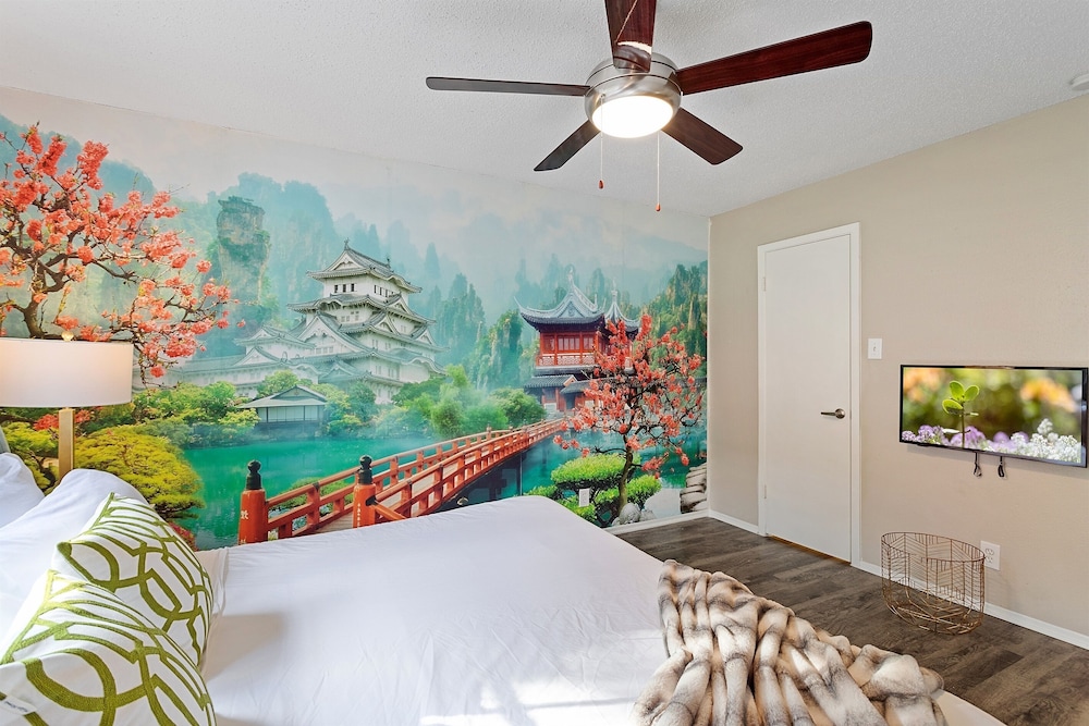 Close to SXSW! 🏯 Cozy Japanese Extended Stay | King Bed | Pool | Fast Wi-Fi