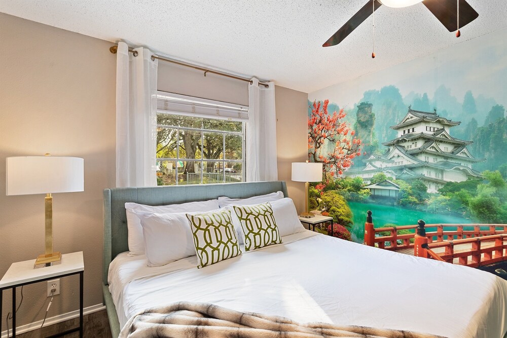 Close to SXSW! 🏯 Cozy Japanese Extended Stay | King Bed | Pool | Fast Wi-Fi