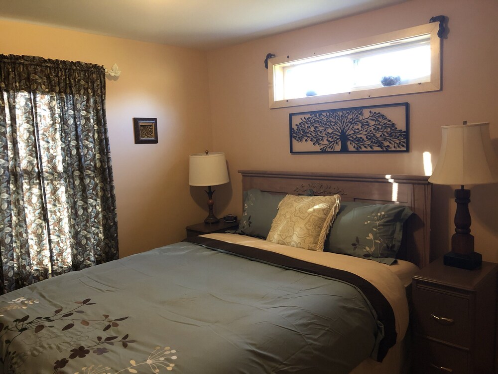 Our cozy and quiet cabin offers relax and unwind time, yet adventurous escapes Copemish Vrbo