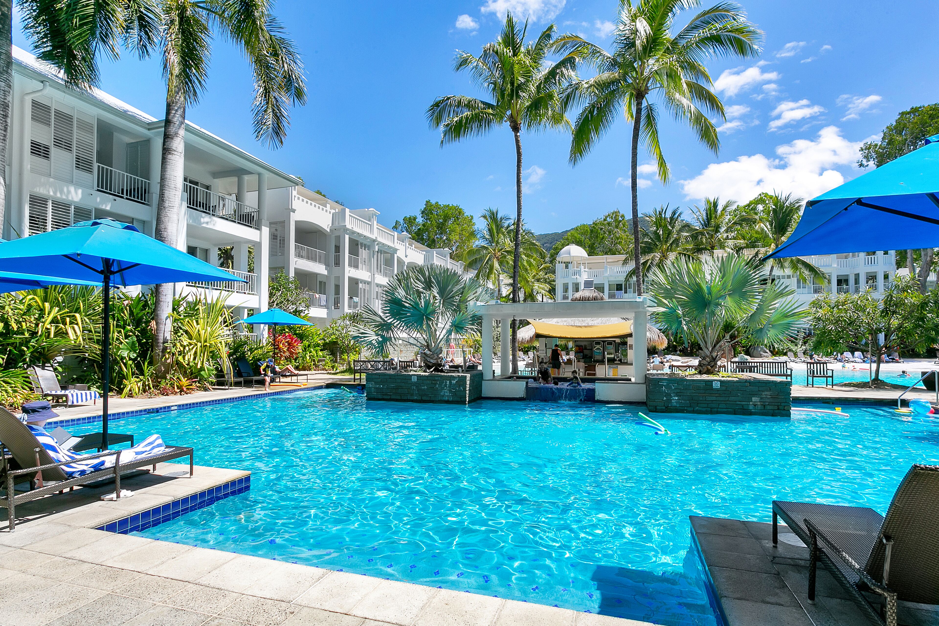 Peppers Beach Club Resort @ Palm Cove 2121/2122 3 Bedroom Apt Spa Bath