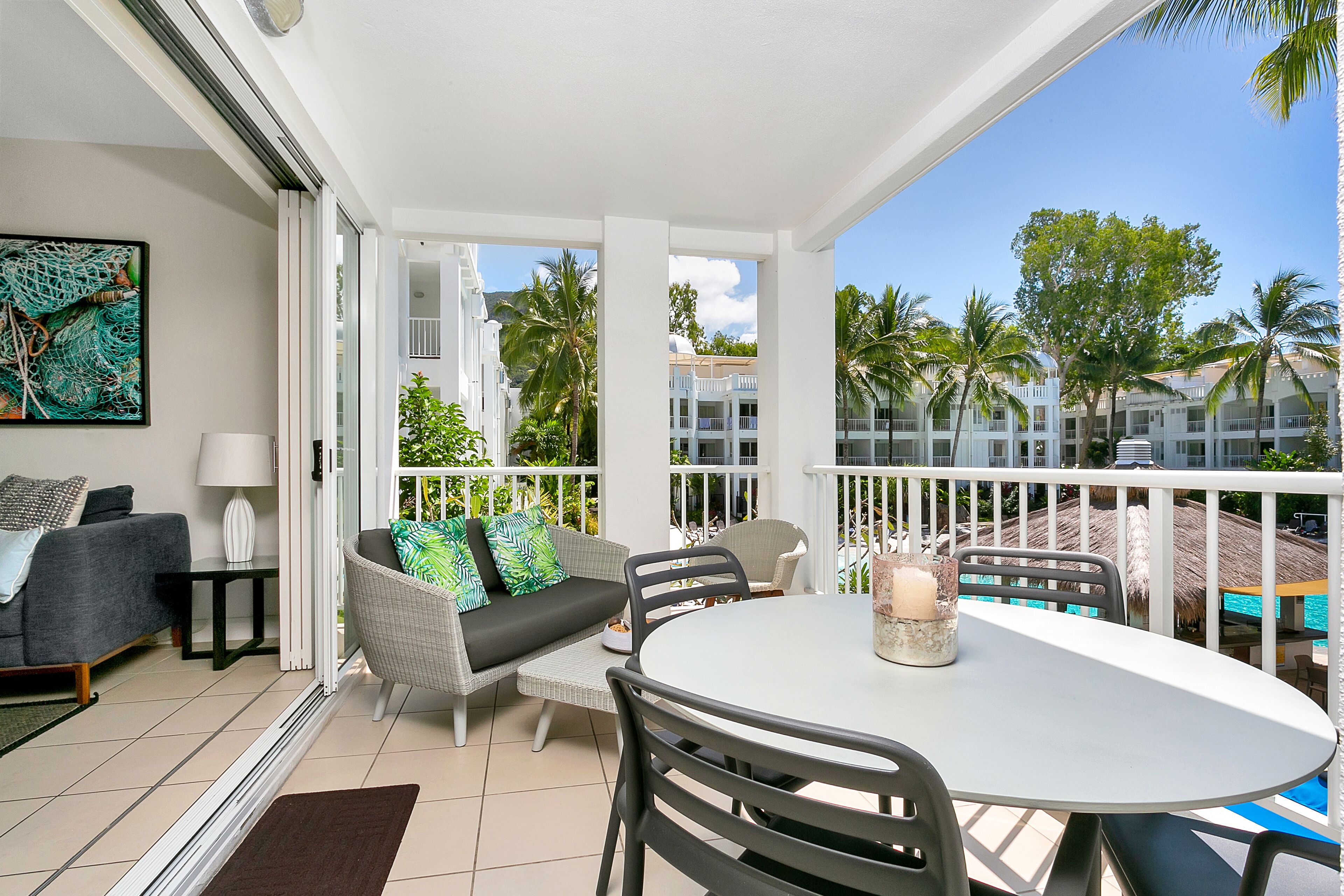 Peppers Beach Club Resort @ Palm Cove 2121/2122 3 Bedroom Apt Spa Bath