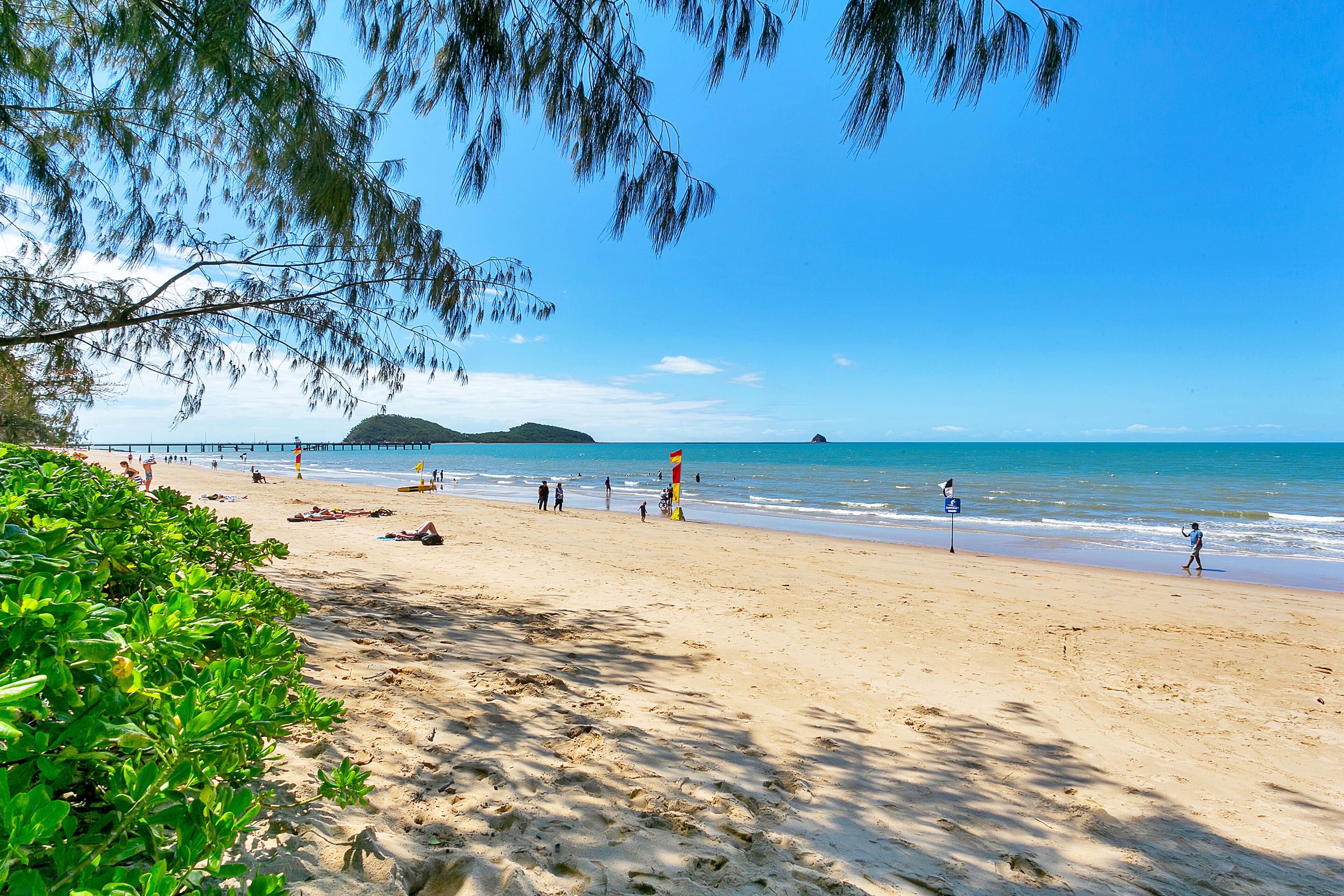 Peppers Beach Club Resort @ Palm Cove 2121/2122 3 Bedroom Apt Spa Bath