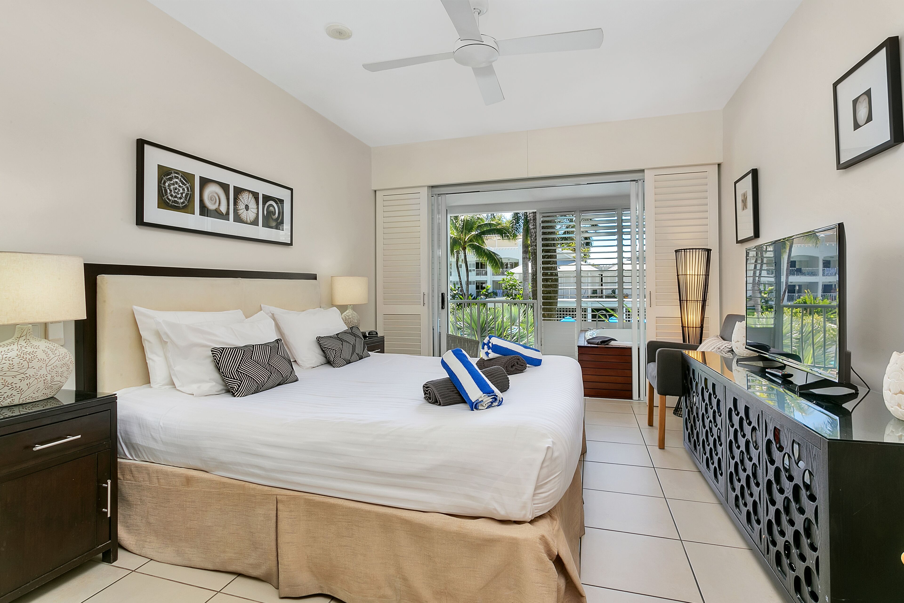 Peppers Beach Club Resort @ Palm Cove 2121/2122 3 Bedroom Apt Spa Bath