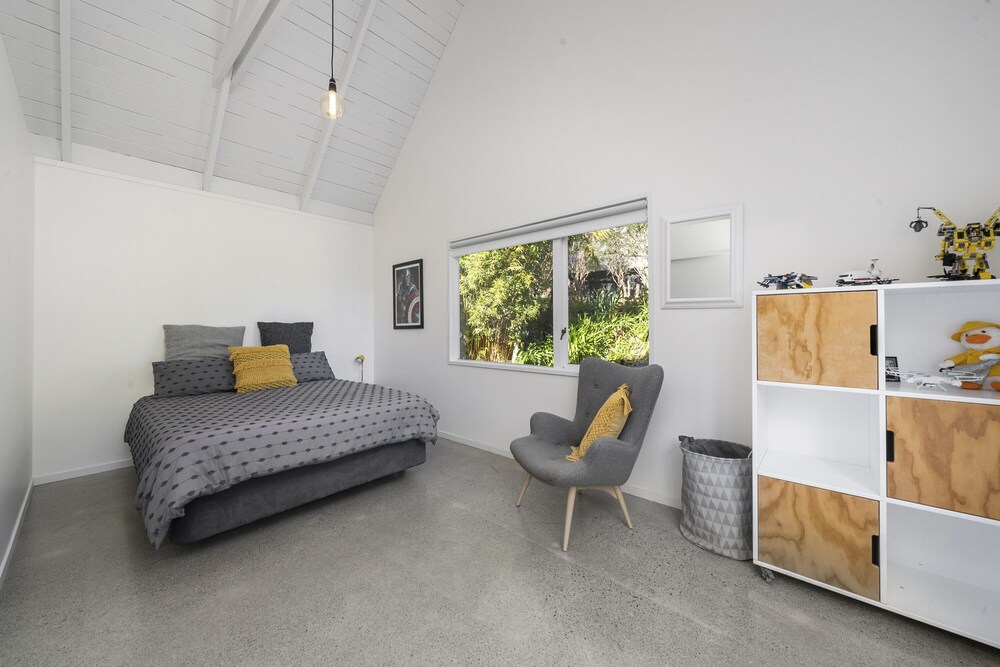 The House The Lodge Te Horo Deals & Reviews (Te Horo, NZL) Wotif