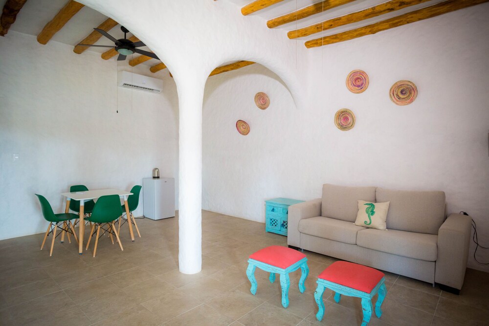 Tropical Suites by MIJ