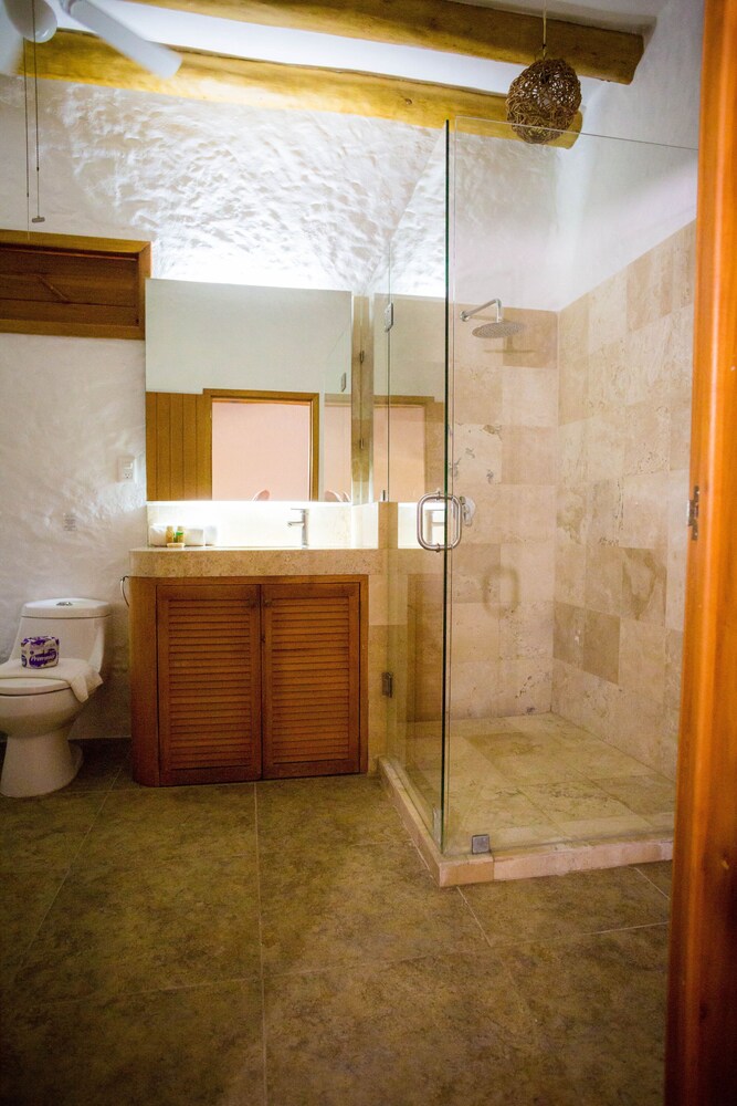 Tropical Suites by MIJ