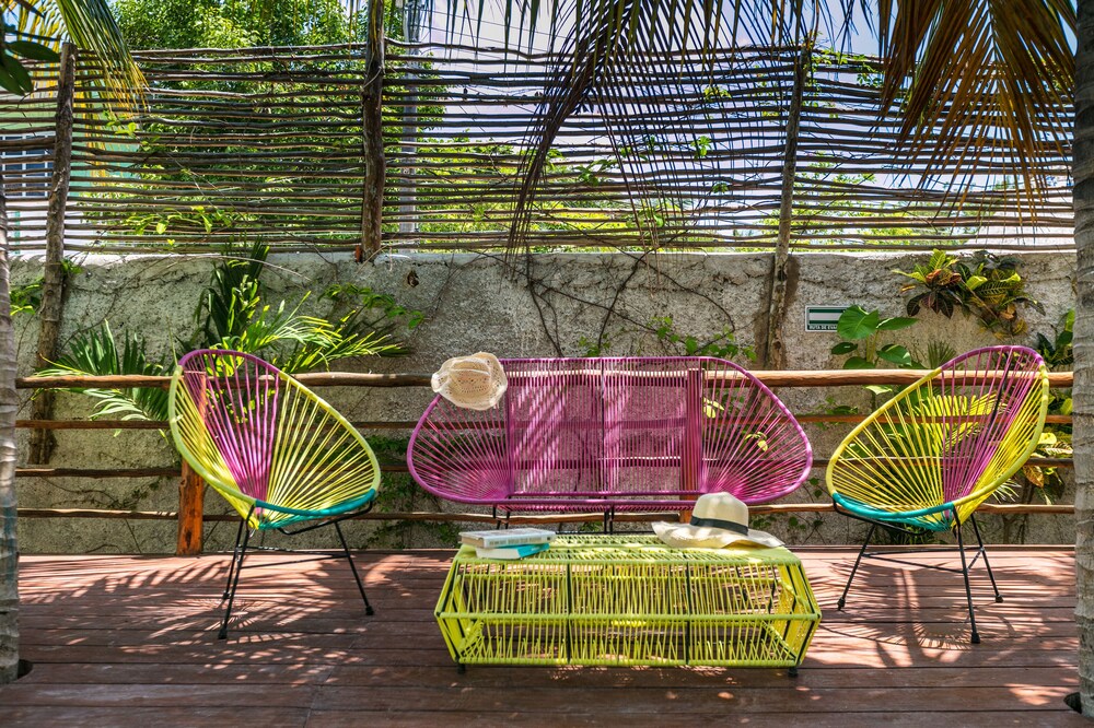 Tropical Suites by MIJ