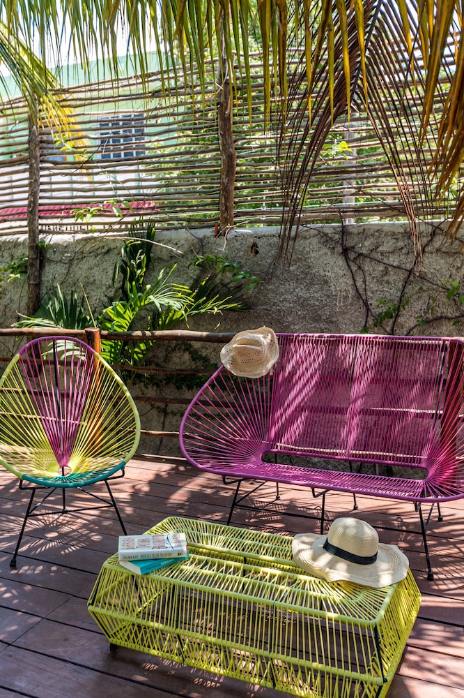 Tropical Suites by MIJ