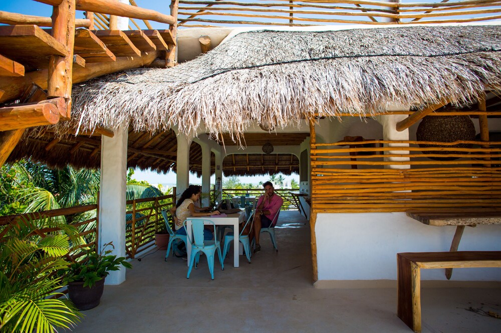 Tropical Suites by MIJ