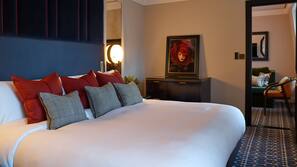 Premium bedding, free minibar, in-room safe, desk