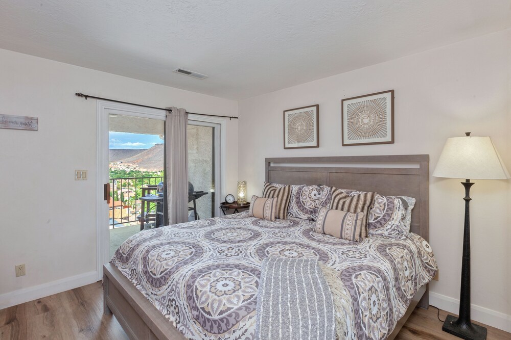 Las Palmas Resort 124 Mesa Views, Accepts Nightly & Monthlies, Grill