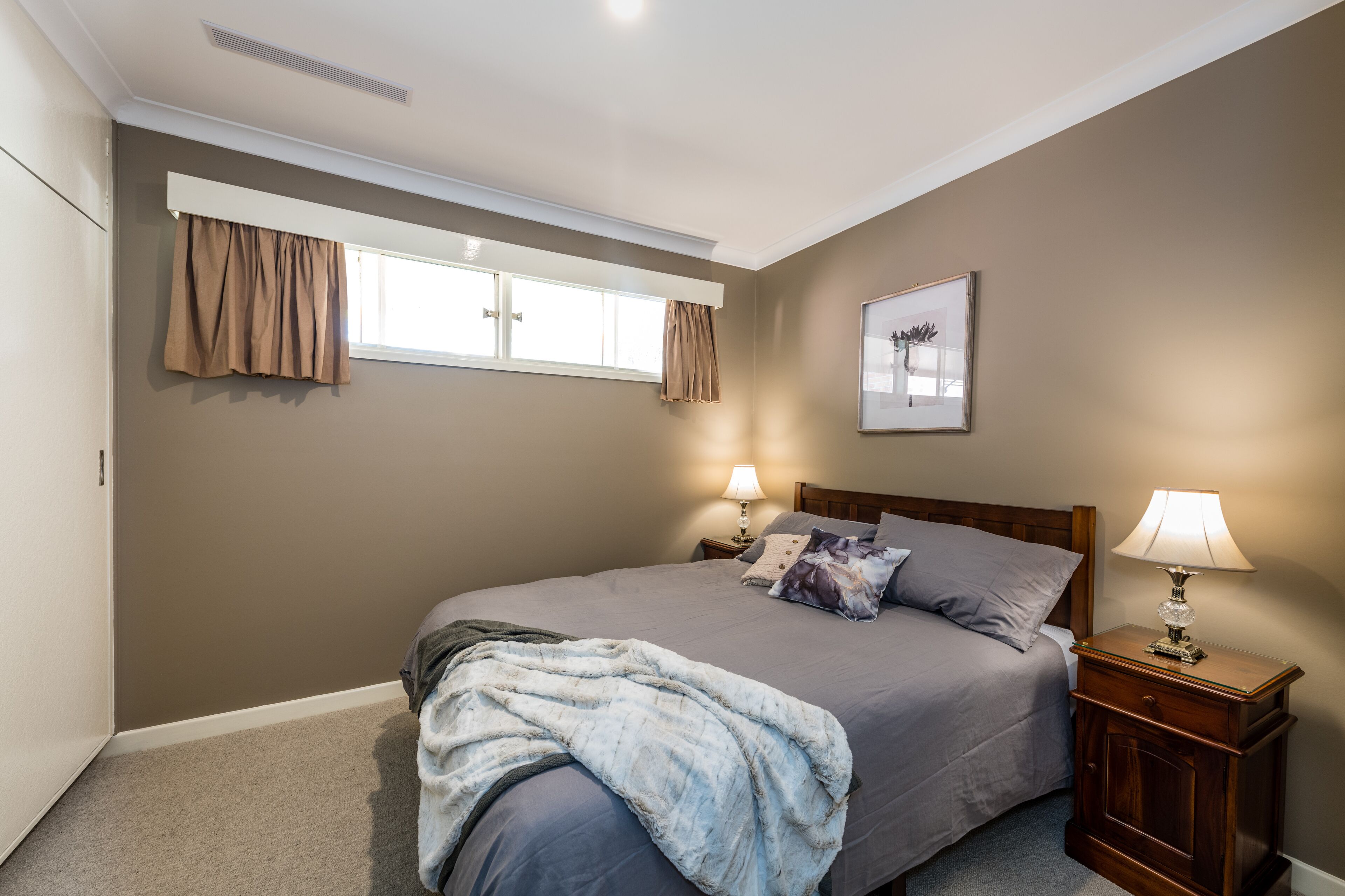 Hedge House- luxury space style location