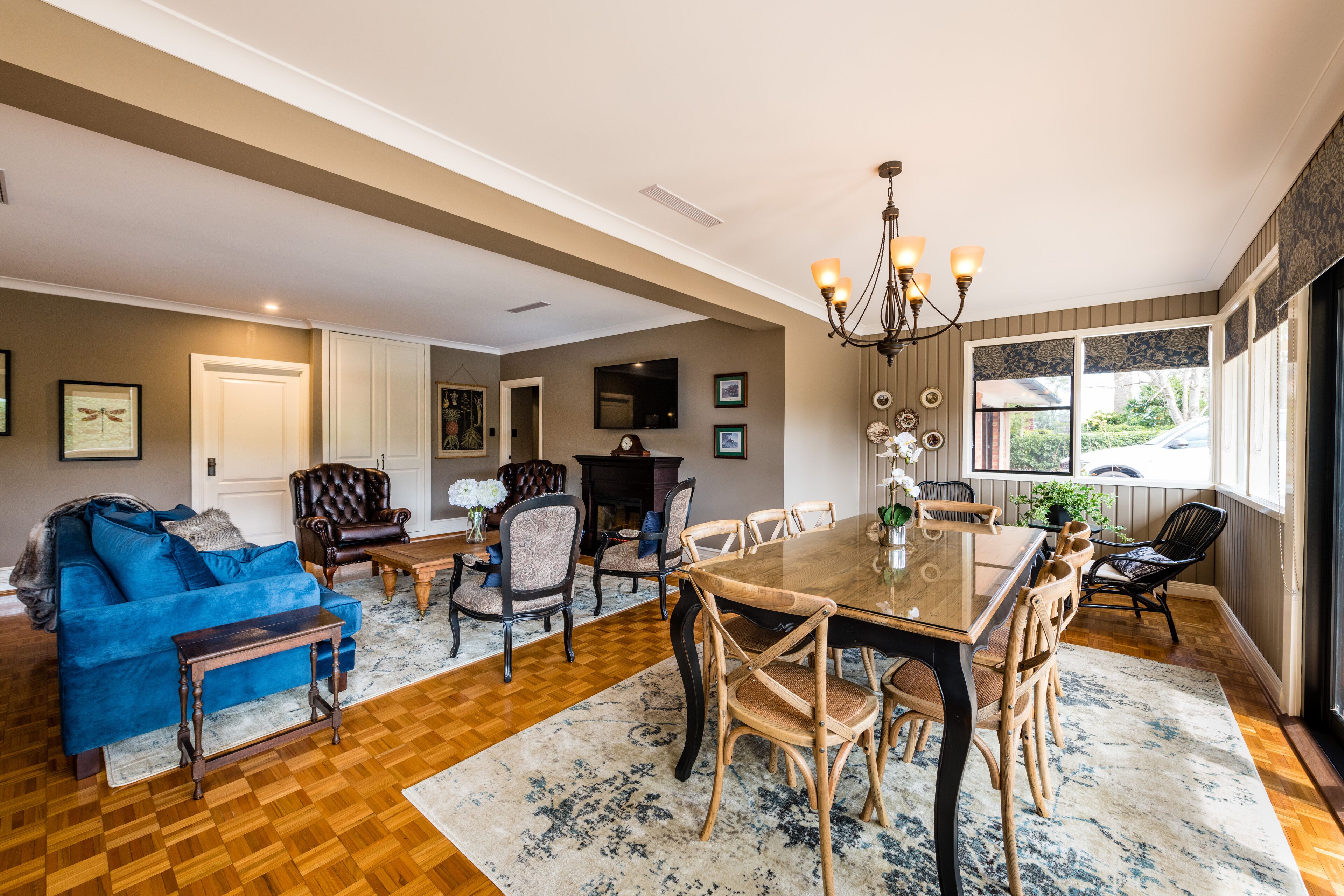 Hedge House- luxury space style location