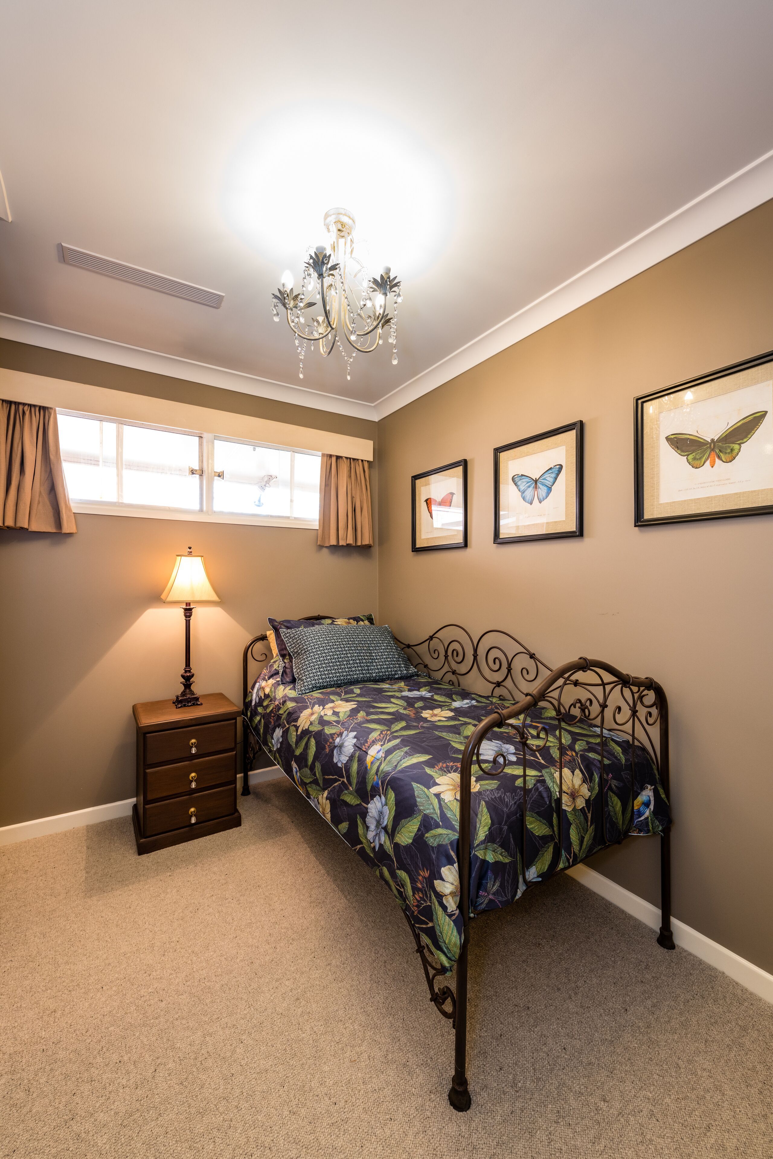 Hedge House- luxury space style location