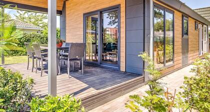 Beautiful Bungalow with Hot Tub in Kaatsheuvel