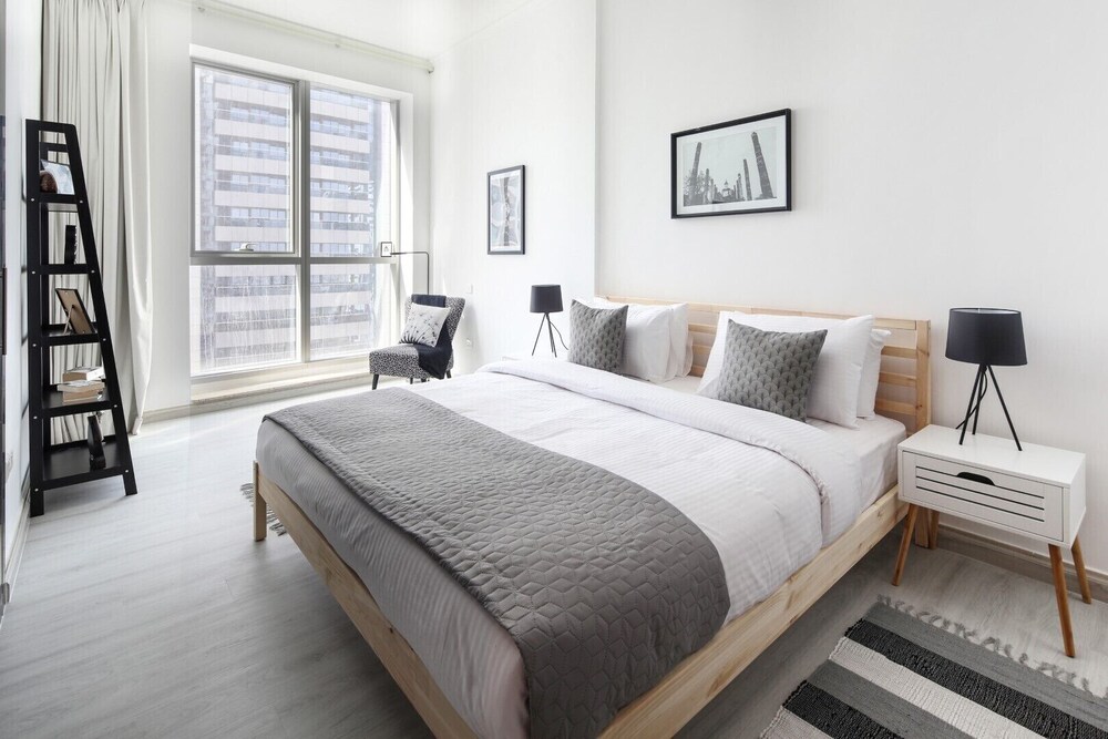 Modern And Luxurious 2br In Dubai Marina With Sea Views In Dubai Hotel Rates Reviews On Orbitz Modern And Luxurious 2br In Dubai Marina With Sea Views In Dubai Hotel Rates Reviews On Orbitz