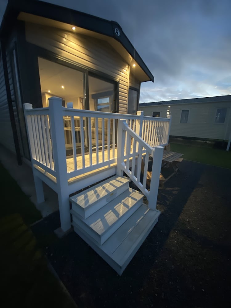 Lovely 2-bed Caravan in Prestonpans