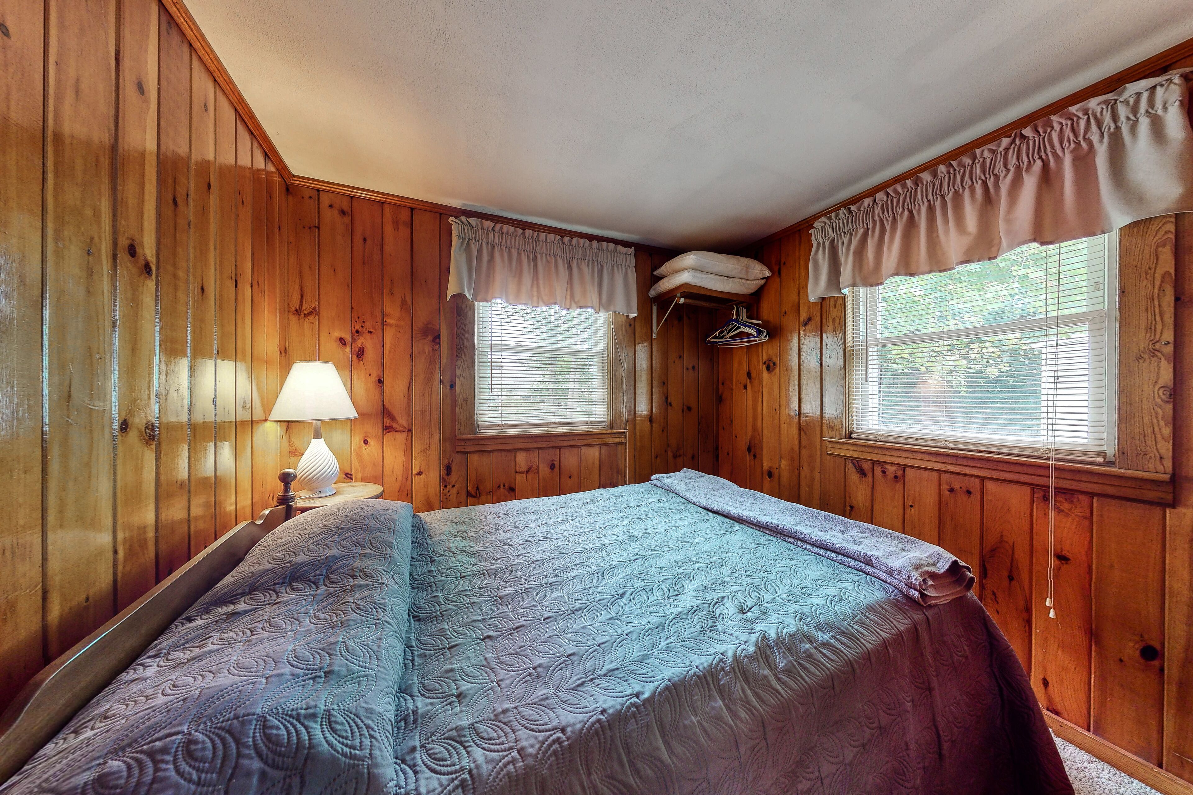 Rustic & Well-equipped Cottage Near the Ocean W/gas Grill, Deck W/chairs, & Lawn in York, United States