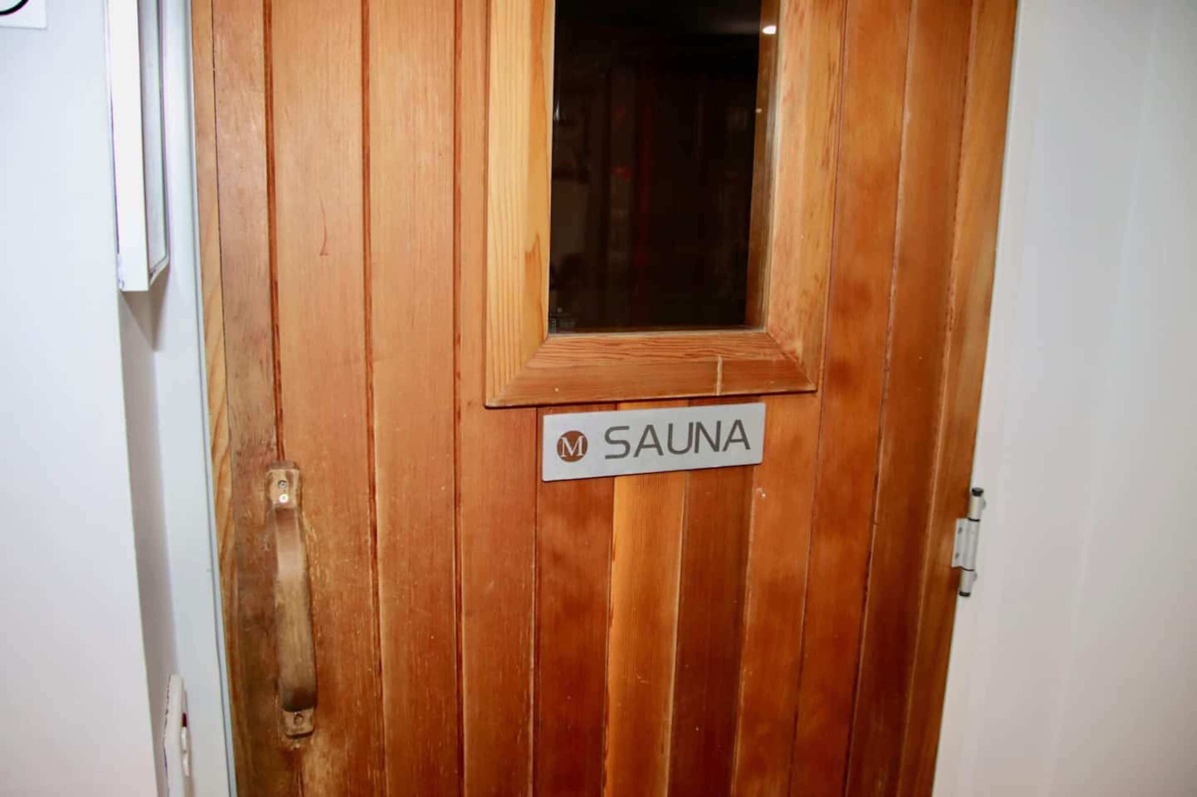 Stylish Mod Apt Near CBD Free Parking