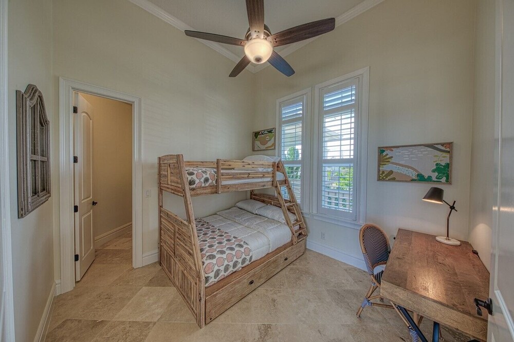 BREATHTAKING BEACH HOUSE WilburByTheSea Vrbo