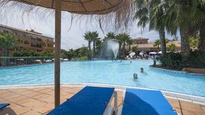 Piscina externa sazonal