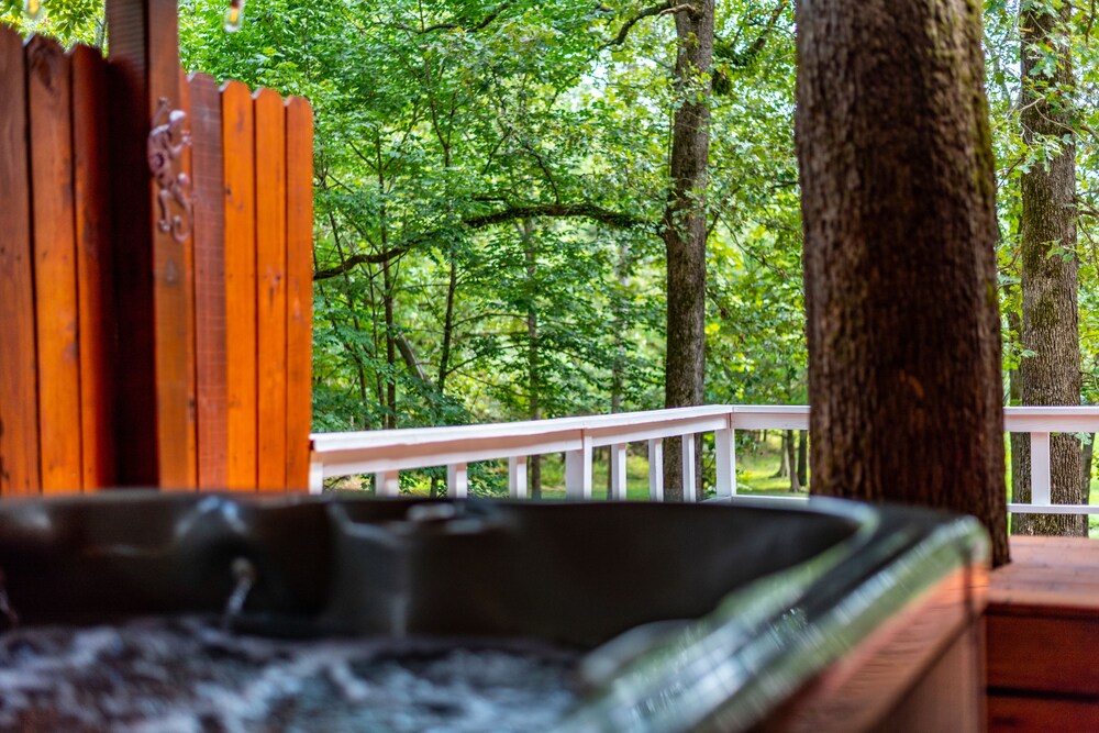 Modern Farmhouse Located In The Heart Of Hochatown Minutes From Broken Bow Lake In Idabel Hotel Rates Reviews On Orbitz