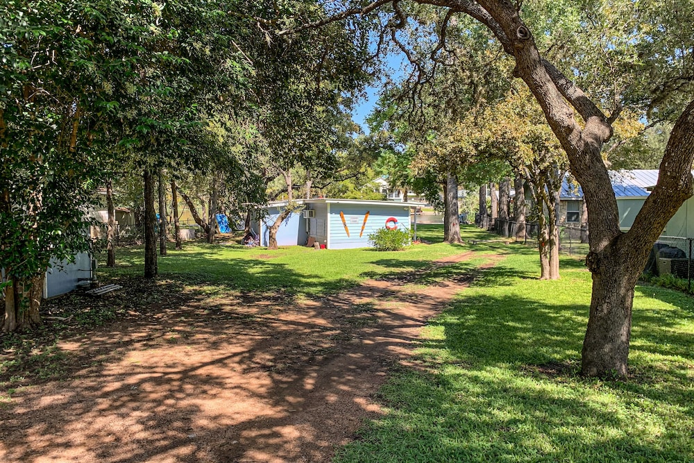 Charming dogfriendly lakefront home with lake view, dock, & washer