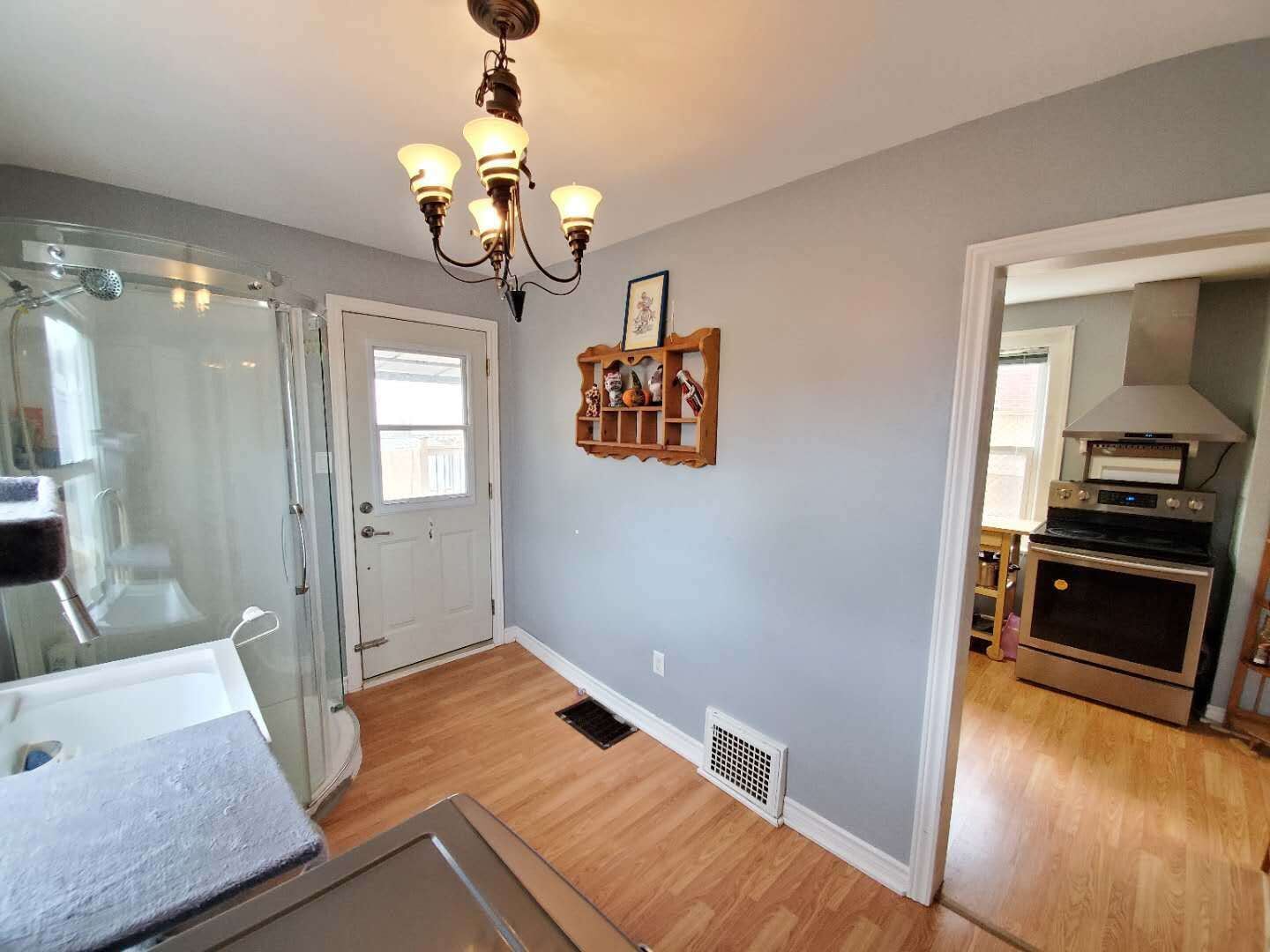 Oshawa DT House in Oshawa, Canada