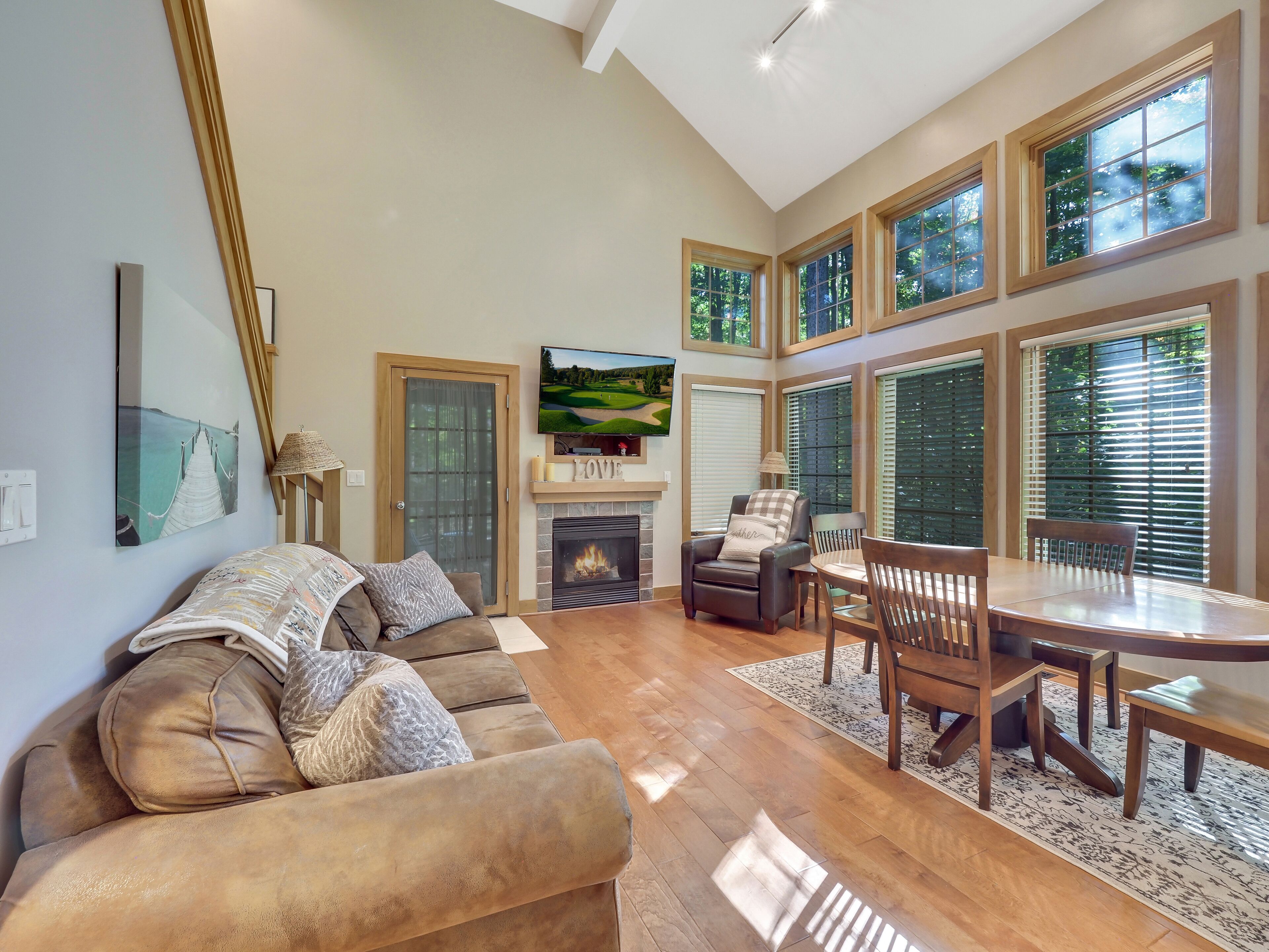 Brand NEW Rental Through Northern Michigan Escapes! Entire Unit Combined! in Petoskey, United States