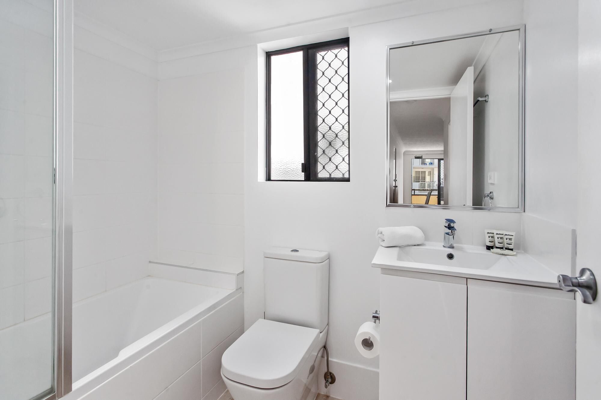 One-bed Apartment With Balcony and Parking Near CBD