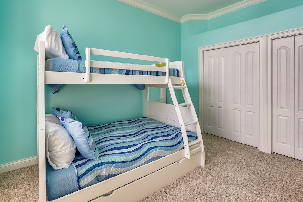 ☀Beachfront Home🐬Private Pool🏖️Beach Access from Backyard