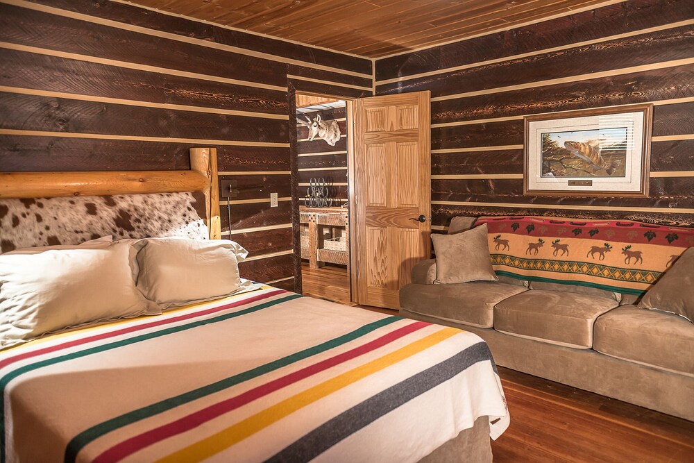 The Trapper Creek Guest House Shell, Wy, at the foot of Big Horn