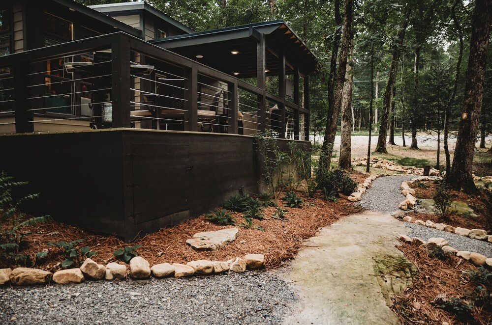 Leprechaun Lodge at The Retreat at Deer Lick Falls