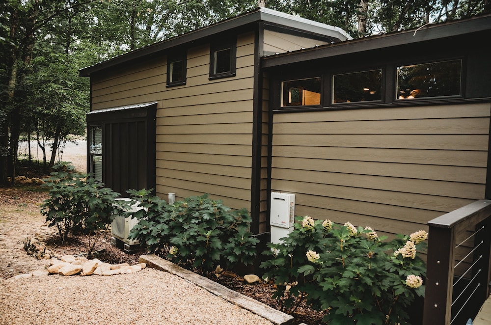 Leprechaun Lodge at The Retreat at Deer Lick Falls