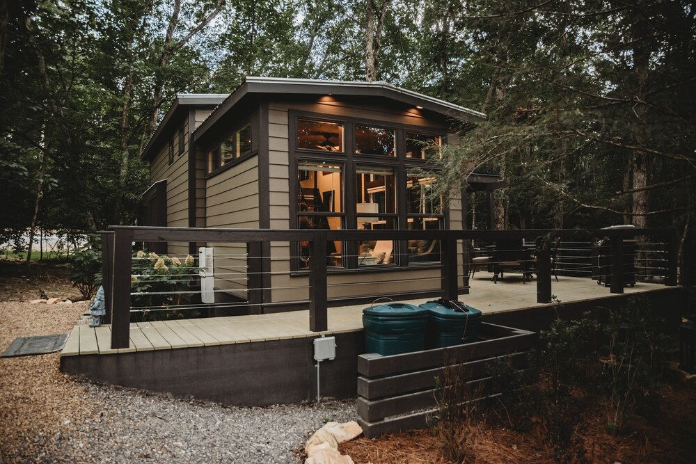 Leprechaun Lodge at The Retreat at Deer Lick Falls