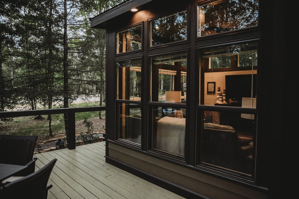 Leprechaun Lodge at The Retreat at Deer Lick Falls