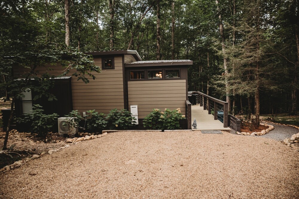 Leprechaun Lodge at The Retreat at Deer Lick Falls