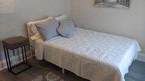 1 bedroom, desk, free WiFi