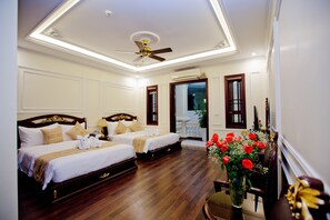 Suite Family | Premium bedding, memory foam beds, minibar, desk