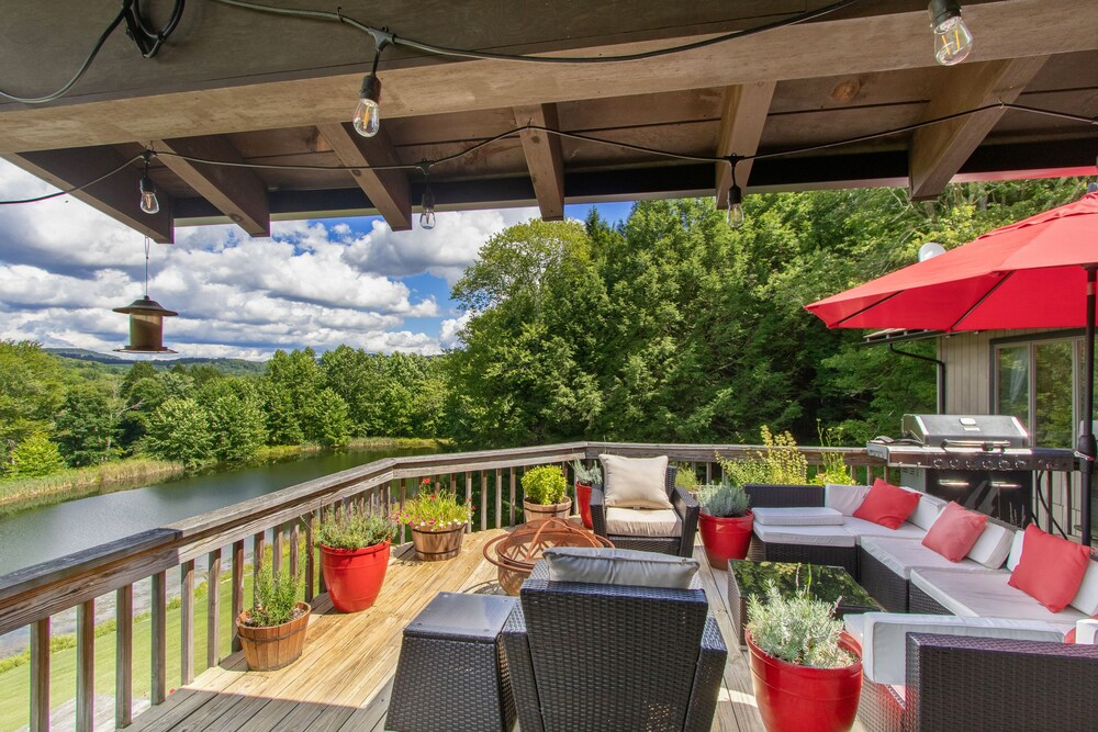 Stunning Catskills lodge with private lake in 70 acres Deals & Reviews