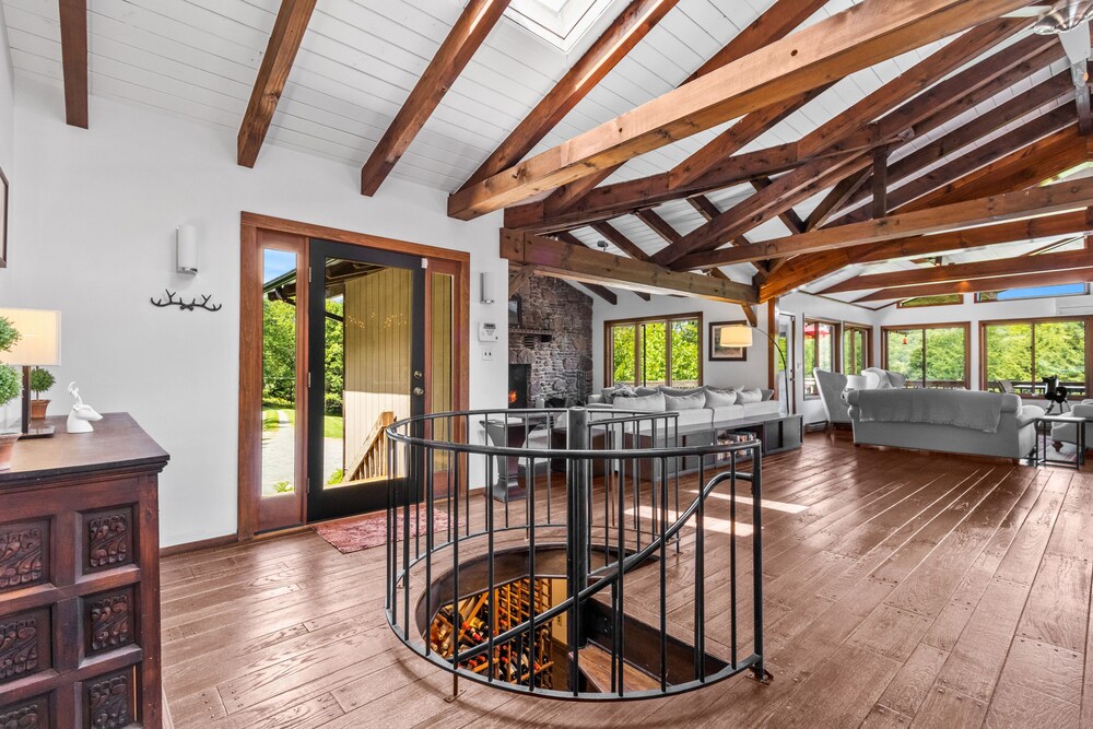 Stunning Catskills lodge with private lake in 70 acres Deals & Reviews