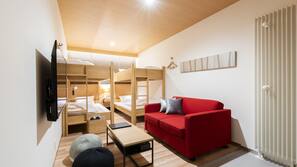In-room safe, free WiFi, linens