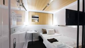 In-room safe, free WiFi, linens