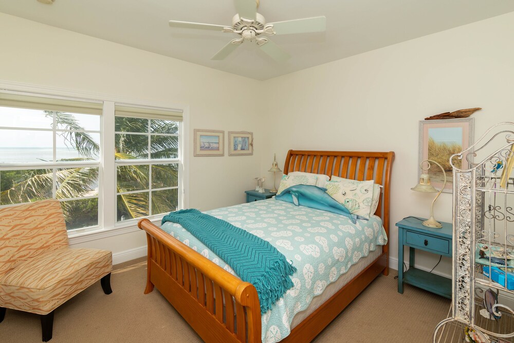 Anglers Reef Direct Ocean, 4 bedroom, Dock, Comm Pool & Beach
