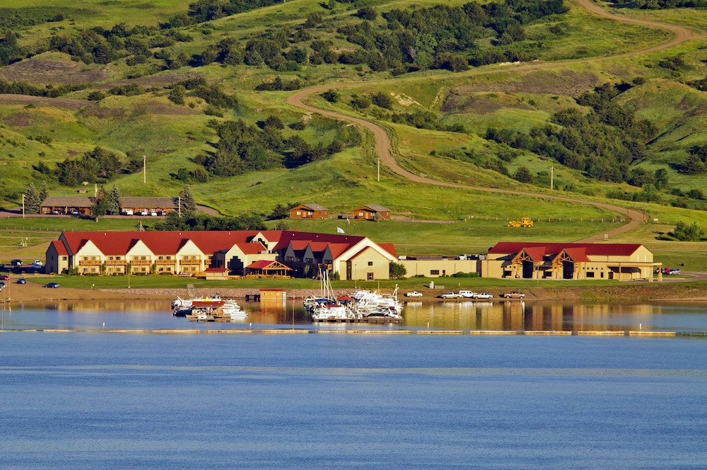 Arrowwood Resort at Cedar Shore, Chamberlain 87 Room Prices & Reviews