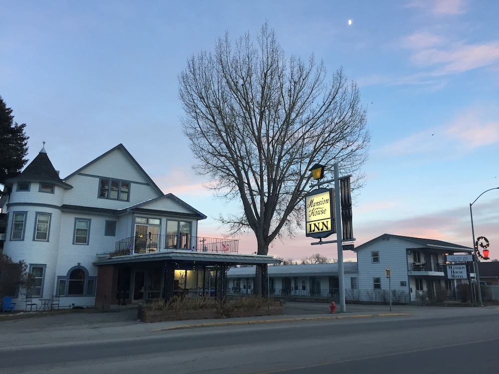 Historic Mansion House Inn in Buffalo, United States