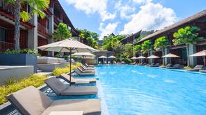 3 outdoor pools, open 7:00 AM to 7:00 PM, pool umbrellas, sun loungers