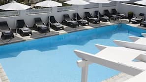 Outdoor pool, sun loungers
