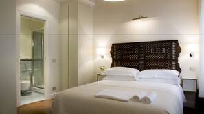 Couette en duvet d'oie, coffre-forts dans les chambres, bureau
