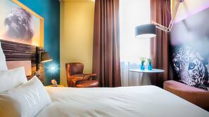 Minibar, desk, blackout curtains, free WiFi